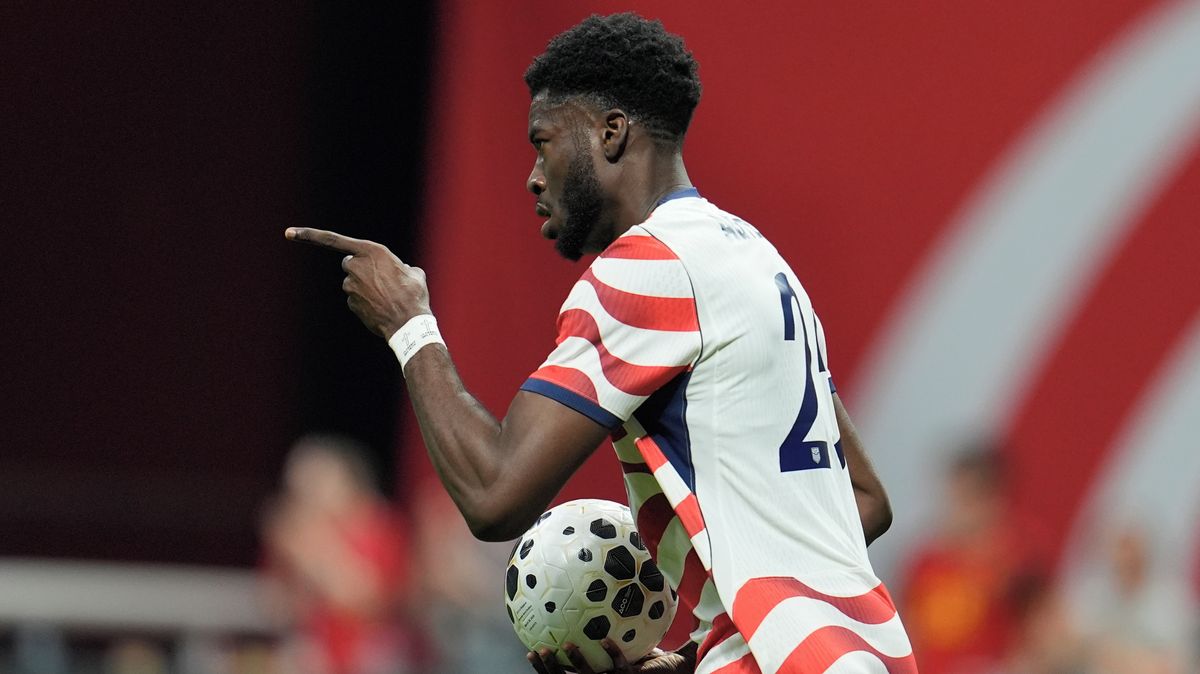 Nejlepší střelec Derby County Agyemang z USA přijde kvůli zranění o MS